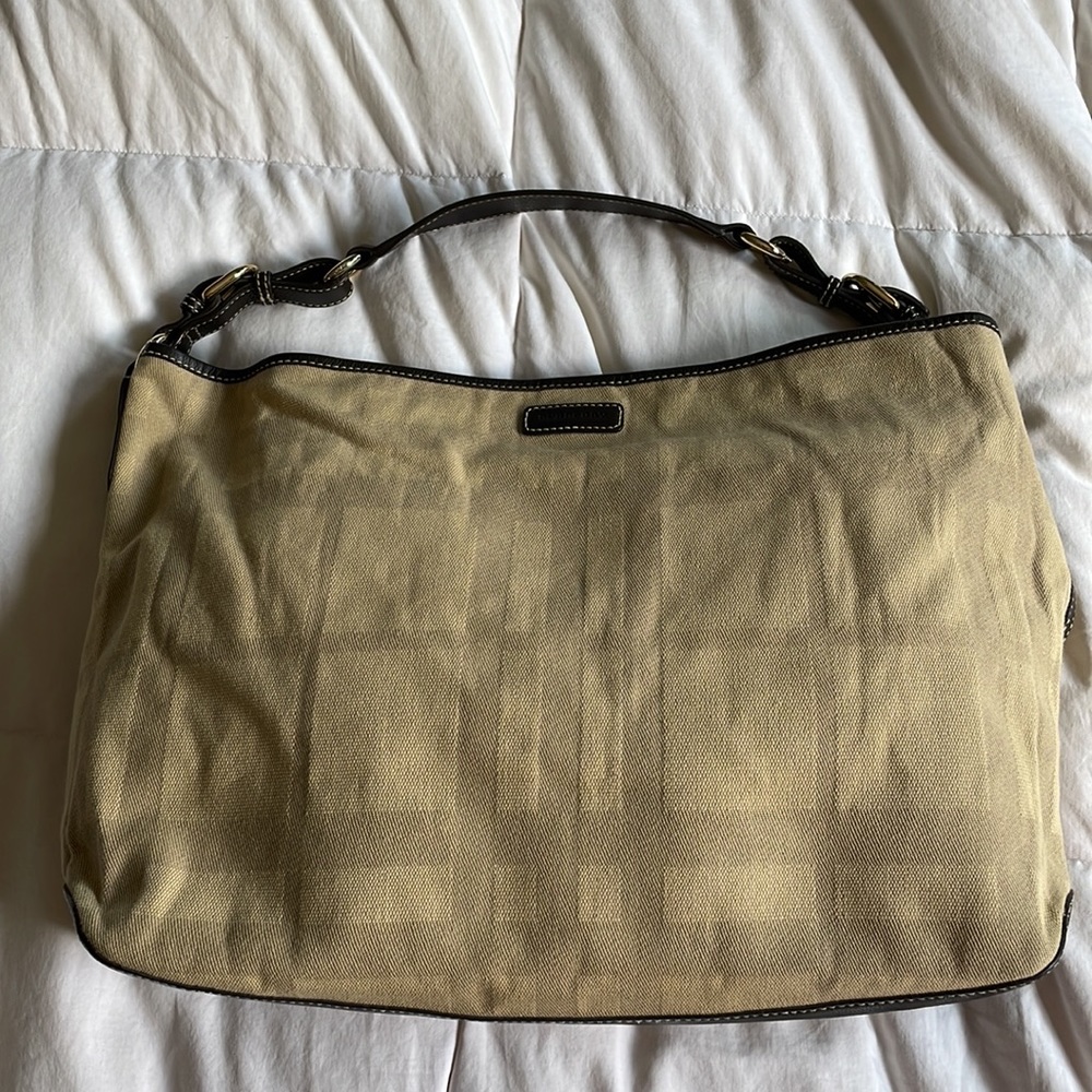 Authentic Burberry Tote. - image 8